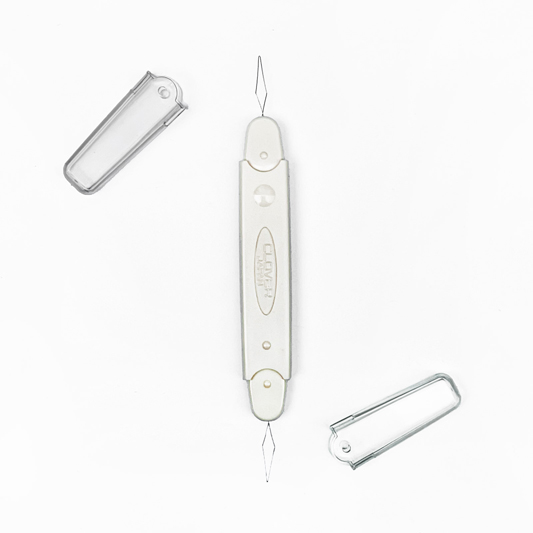Clover Double Needle Threader - Image 2